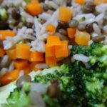 Poêlée vegan (lentilles-riz-brocolis) et gomasio