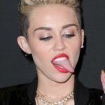 Miley Cyrus et son grand show Illuminati